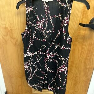 ☀️3/$10☀️ Daniel Rainn Black and Pink Floral Blouse small